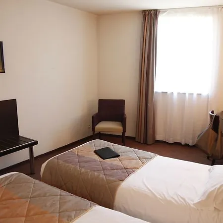 Otel Brit Du Stade Ouest 3*