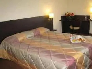 Brit Du Stade Ouest Otel 3*